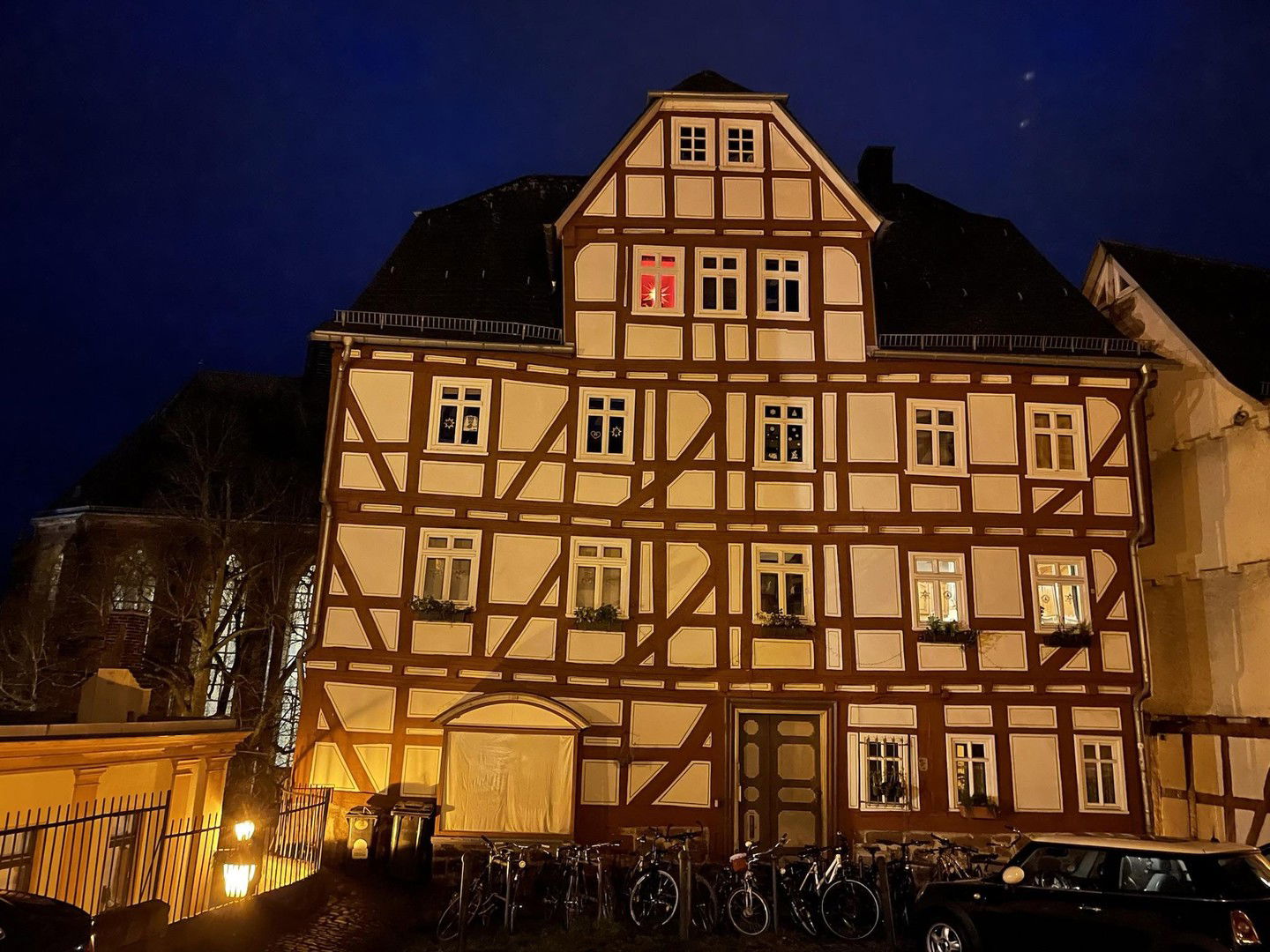 Maisonette zur Miete 1.040 € 4 Zimmer 110 m²<br/>Wohnfläche 3.<br/>Geschoss 01.03.2025<br/>Verfügbarkeit Altstadt Marburg 35037