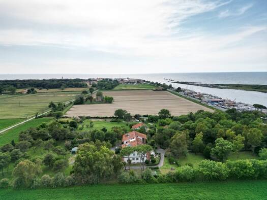 Villa zum Kauf 2.500.000 € 20 Zimmer 900 m² 20.000 m² Grundstück frei ab sofort Marina di Pisa 56128