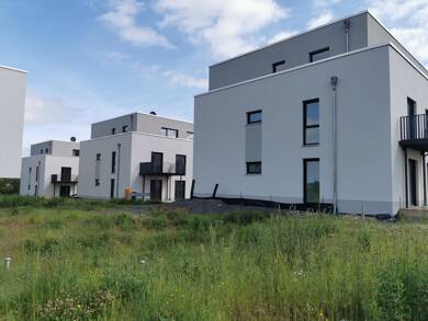Mehrfamilienhaus zum Kauf - Neubau als Kapitalanlage geeignet 1.723.427 € 428,9 m² 947 m² Grundstück Libellenweg 15 Heskem Ebsdorfergrund 35085