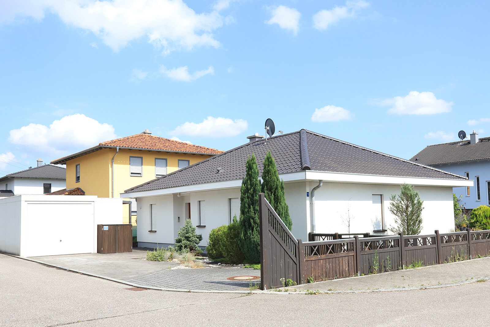 Bungalow zum Kauf 595.000 € 4 Zimmer 106,6 m²<br/>Wohnfläche 446 m²<br/>Grundstück Eugenbach Altdorf 84032