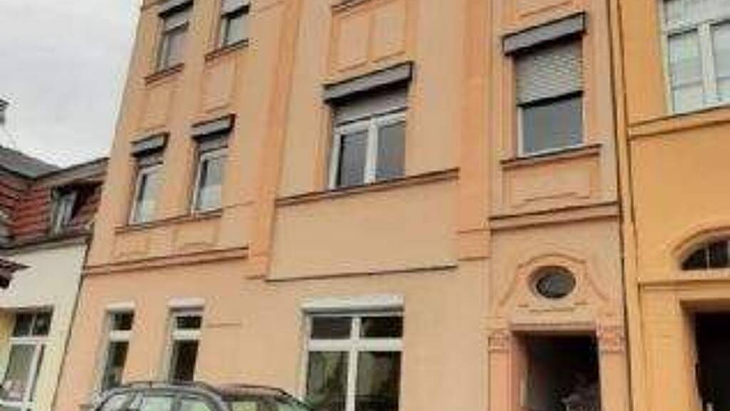 Wohnung zur Miete 585 € 3 Zimmer 90 m² frei ab 01.05.2026 Roschwitzer Straße 11 Bernburg 06406