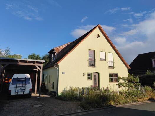 Einfamilienhaus zur Miete 2.200 € 4 Zimmer 140 m² 600 m² Grundstück frei ab 01.02.2026 Erlangen-Ost Erlangen 91052