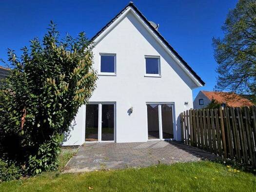 Einfamilienhaus zur Miete 1.350 € 4,5 Zimmer 108 m² 275 m² Grundstück frei ab sofort Dwoberg/Ströhen Delmenhorst 27753