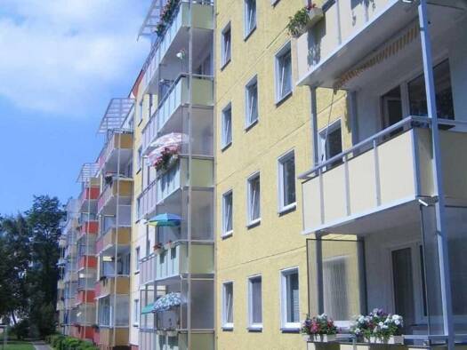 Wohnung zur Miete 399 € 3 Zimmer 65,9 m² frei ab sofort Helmut-Just-Straße 3 Oststadt Neubrandenburg 17036