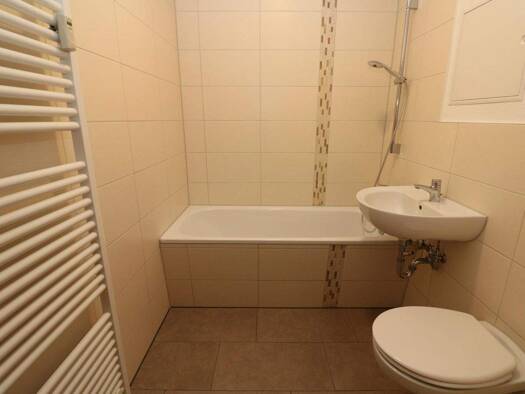 Wohnung zur Miete 669 € 5 Zimmer 95,6 m² 4. Geschoss Arthur-Schulz-Straße 2 Freiberg 09599