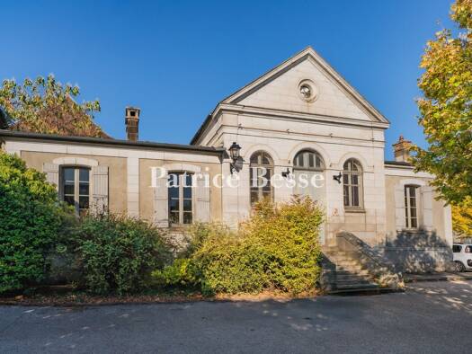 Reihenmittelhaus zum Kauf 285.000 € 7 Zimmer 246 m² 403 m² Grundstück Vieille Ville Joigny 89300