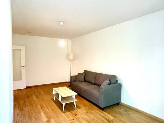 Wohnung zur Miete 1.210 € 2 Zimmer 46 m² Geschoss 2/3 frei ab sofort Wandsbek Hamburg 22047