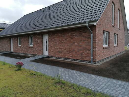 Doppelhaushälfte zur Miete 950 € 3 Zimmer 87 m² frei ab 15.03.2026 Meldorf 25704