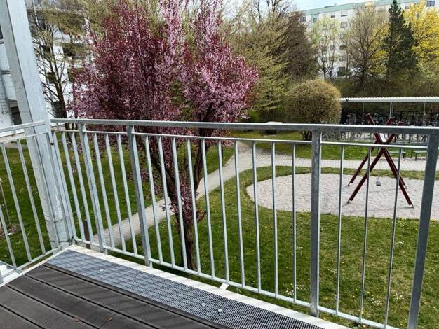 Wohnung zur Miete nur mit Wohnberechtigungsschein 747 € 3,5 Zimmer 74,7 m² 4. Geschoss frei ab 22.07.2026 Maximilian-Kolbe-Allee 8 Ramersdorf-Perlach München 81739