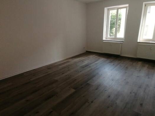 Wohnung zur Miete 390 € 2 Zimmer 65 m² frei ab sofort Grimmaer Str. 1 Borna 04552