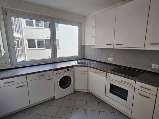 Wohnung zum Kauf 250.000 € 4 Zimmer 102 m² Geschoss 2/4 frei ab sofort Alt-Langenhagen Langenhagen 30851