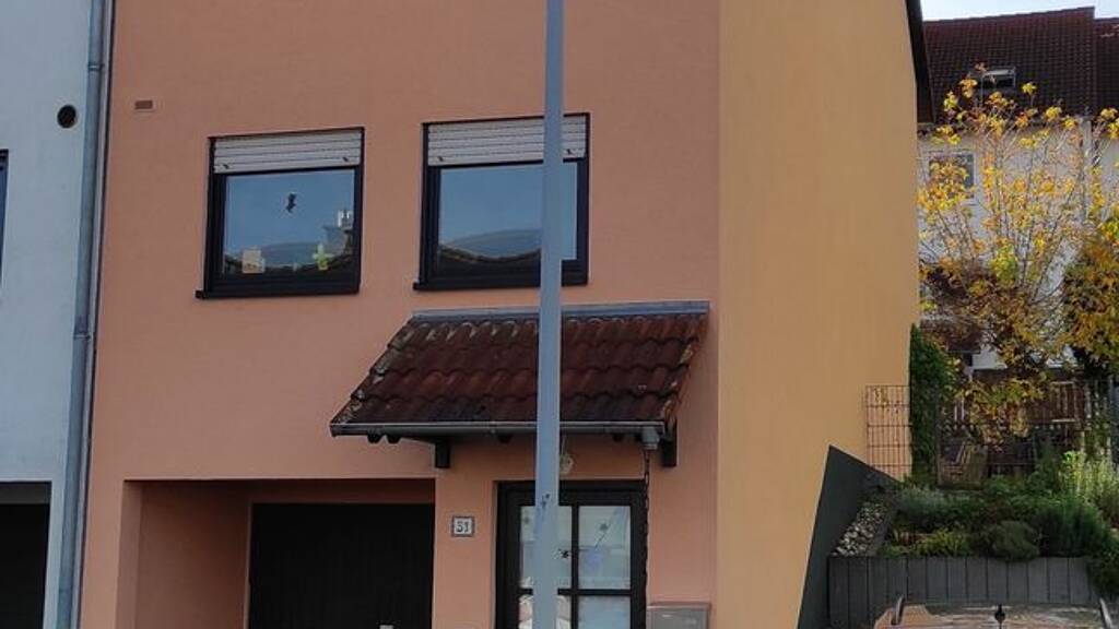 Reihenhaus zur Miete 1.250 € 6 Zimmer 120 m² 184 m² Grundstück frei ab sofort St.-Gereon-Straße 31 Nackenheim 55299