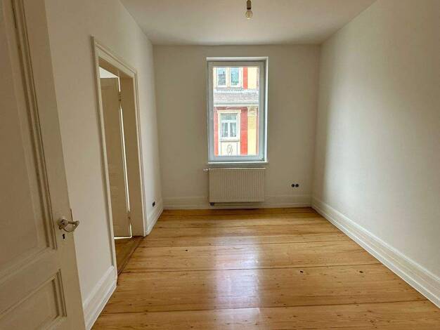 Wohnung zur Miete 900 € 2 Zimmer 38 m² 2. Geschoss frei ab sofort Rödelheim Frankfurt am Main 60489