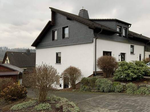 Haus zum Kauf 339.000 € 7 Zimmer 196 m² 517 m² Grundstück Drolshagen 57489
