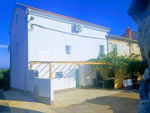 Einfamilienhaus zum Kauf 290.000 € 3 Zimmer 131 m² Valtura Ližnjan 52204