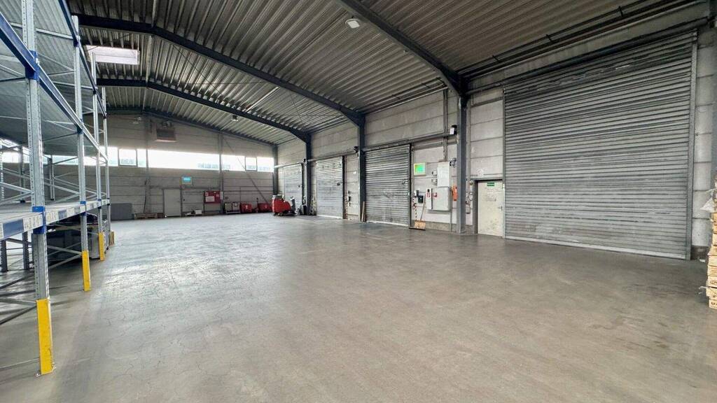 Lagerhalle zur Miete 5,50 € 1.500 m² Lagerfläche Neuwied 56564