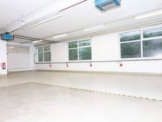 Lagerhalle zur Miete 5,43 € 127 m² Lagerfläche Bad Vöslau 2540