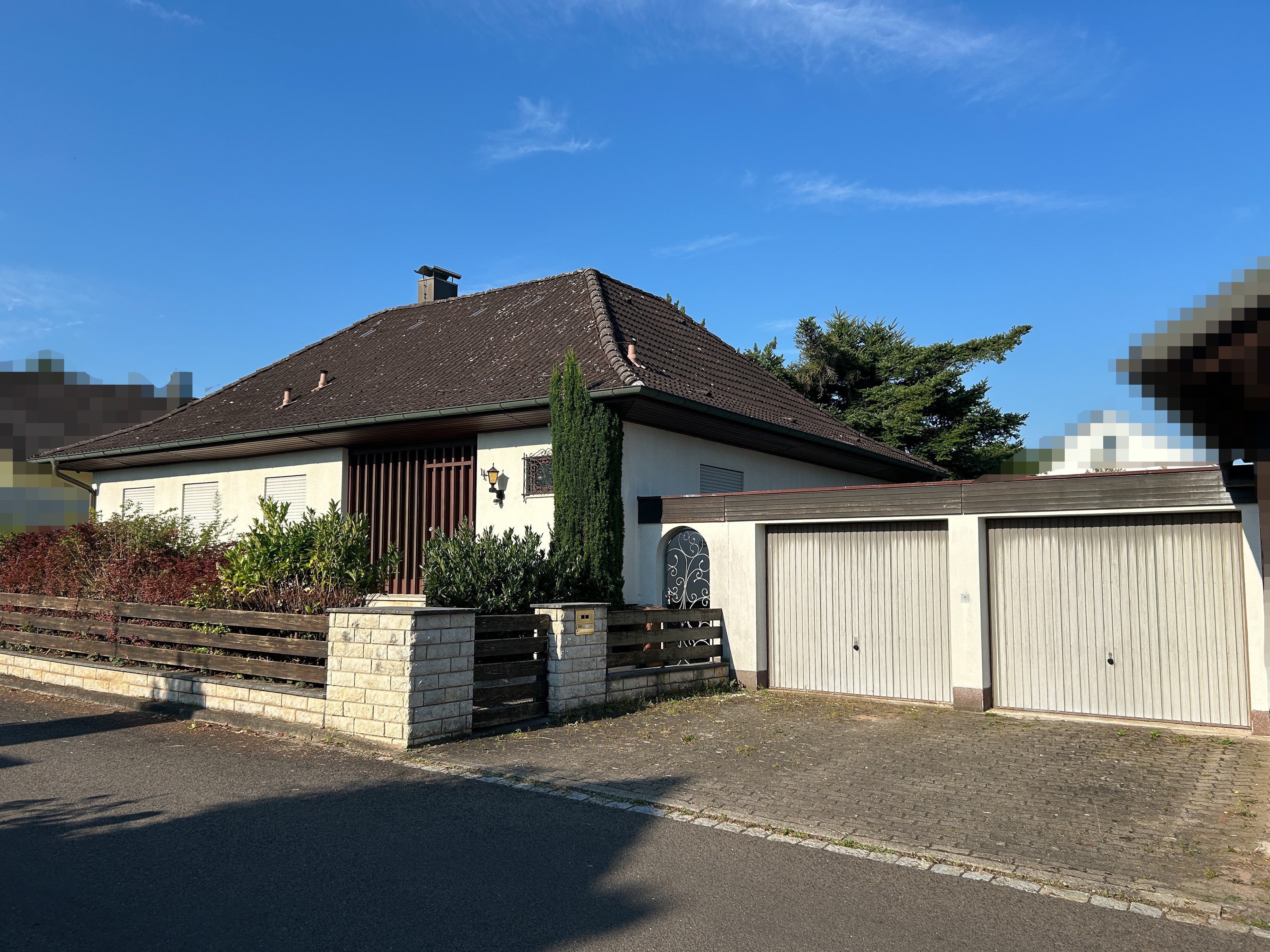 Bungalow zum Kauf 590.000 € 4 Zimmer 118 m²<br/>Wohnfläche 860 m²<br/>Grundstück ab sofort<br/>Verfügbarkeit Langenzenn Langenzenn 90579