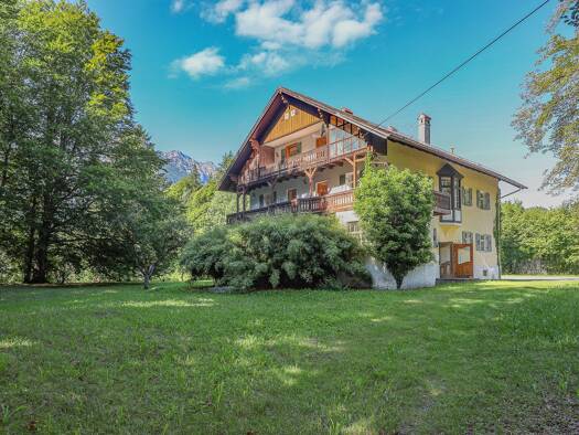 Villa zum Kauf 1.390.000 € 9 Zimmer 420 m² 4.832 m² Grundstück Unterpinswang 6600