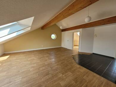 Wohnung zum Kauf 88.500 € 2 Zimmer 60 m² Dachgeschoss Weststadt Gotha 99867