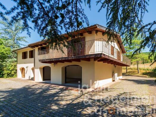 Haus zum Kauf 499.900 € 312 m² 6.676 m² Grundstück Pratovecchio Stia 52015