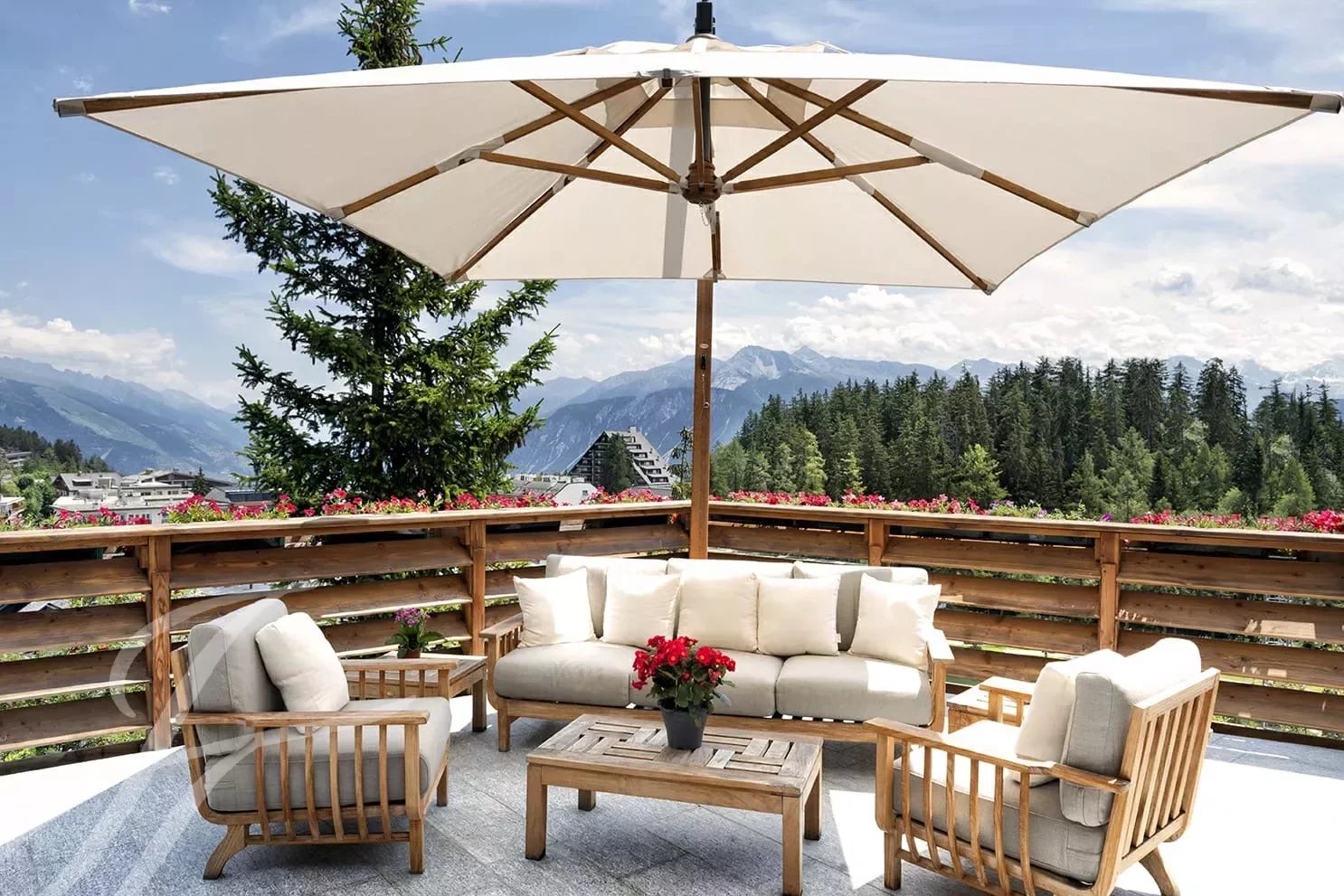 Haus zum Kauf 10,5 Zimmer 484 m²<br/>Wohnfläche Crans-Montana 3963