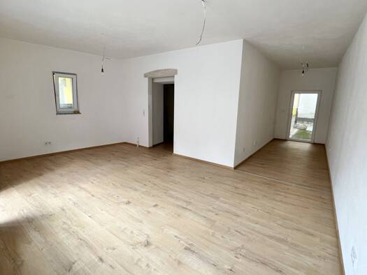 Wohnung zum Kauf 299.000 € 3 Zimmer 94 m² Reinhausen Regensburg 93059