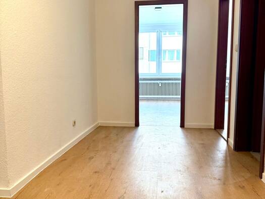 Wohnung zur Miete 787 € 3 Zimmer 82,9 m² Geschoss 2/2 frei ab sofort Schweiggerstraße 2 Glockenhof Nürnberg 90478