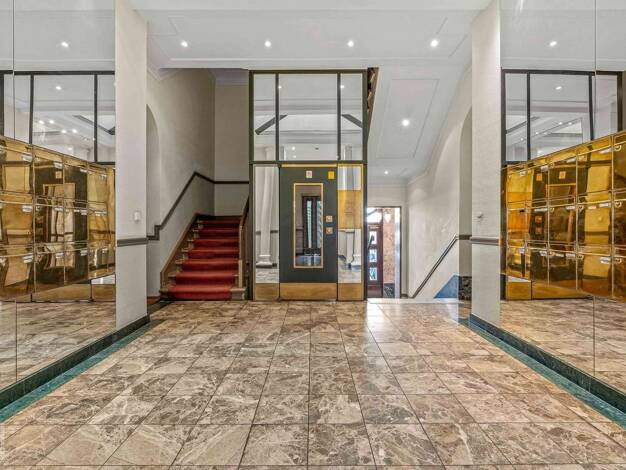 Wohnung zum Kauf 319.000 € 2 Zimmer 56 m² EG Charlottenburg Berlin 14057