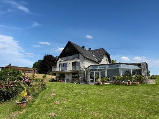 Einfamilienhaus zum Kauf 298.000 € 7 Zimmer 226,3 m² 1.090 m² Grundstück frei ab sofort Hörsterbusch 10 Muckum Bünde 32257