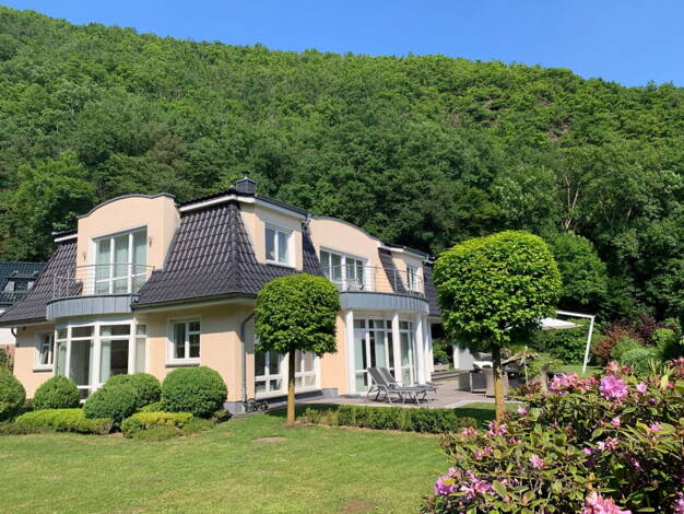 Villa zum Kauf provisionsfrei 749.000 € 5 Zimmer 284 m² 1.327 m² Grundstück Abenden Nideggen 52385