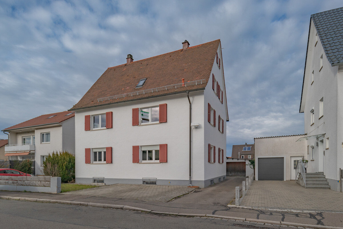 Mehrfamilienhaus zum Kauf 529.900 € 9 Zimmer 192 m²<br/>Wohnfläche 538 m²<br/>Grundstück Trossingen Trossingen 78647