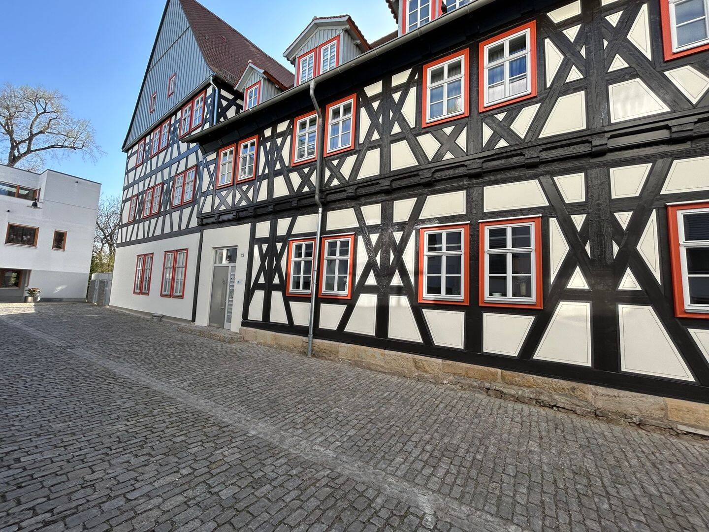 Charmante Dachgeschosswohnung in denkmalgeschütztem Altbau in der Innenstadt!