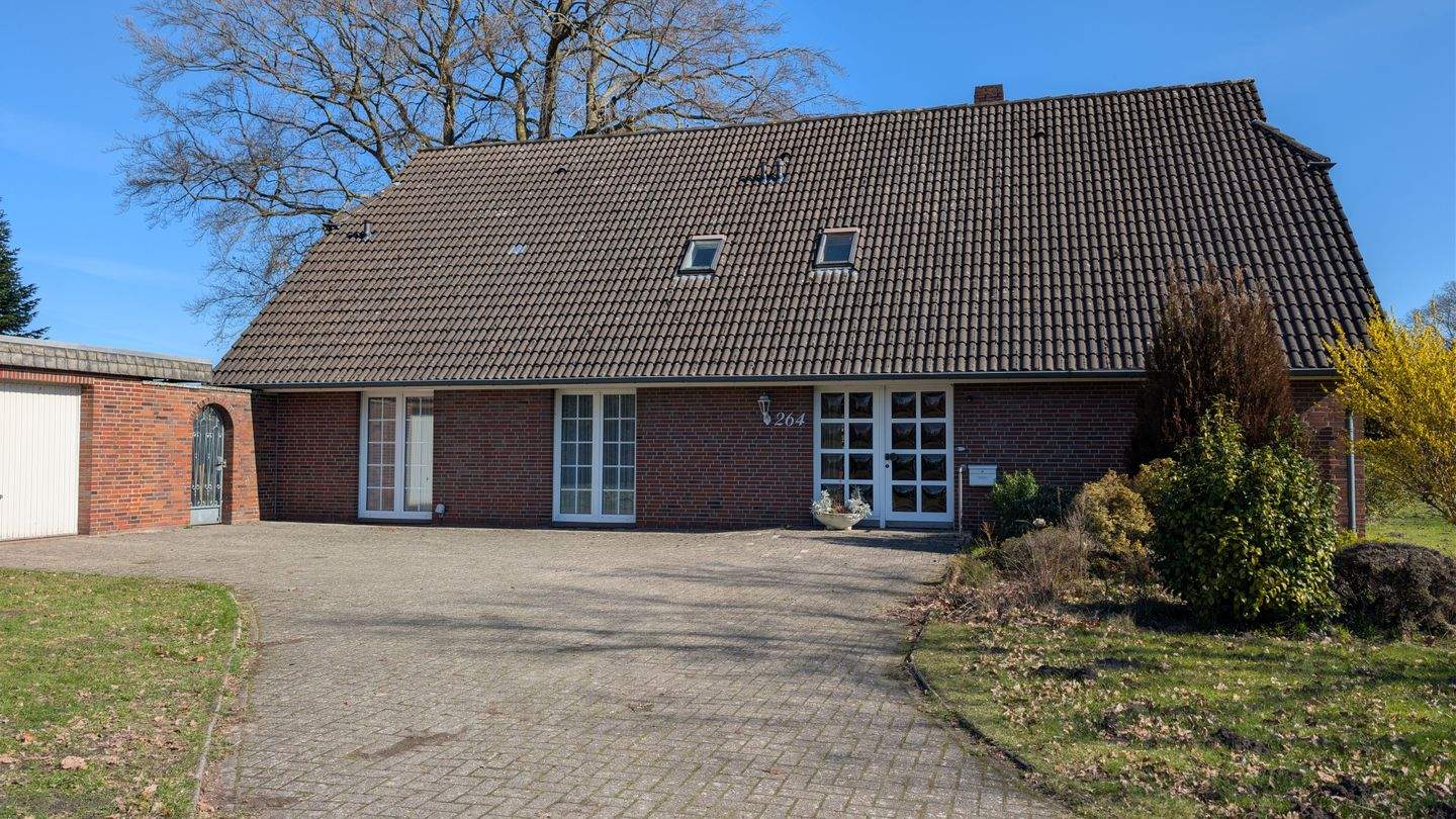 Immobilie in Rastede - Einfamilienhaus mit viel Platz für die ganze Familie in Rastede-Leuchtenburg - Bild 0
