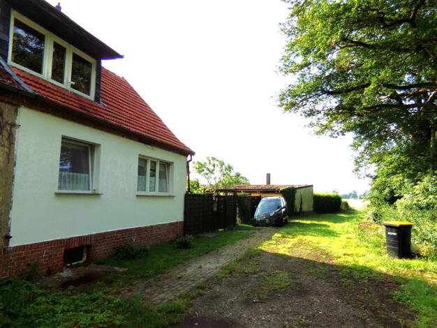 Doppelhaushälfte zum Kauf provisionsfrei 79.000 € 4 Zimmer 110 m² 1.298 m² Grundstück Meseberg Osterburg/ OT.Meseberg 39606