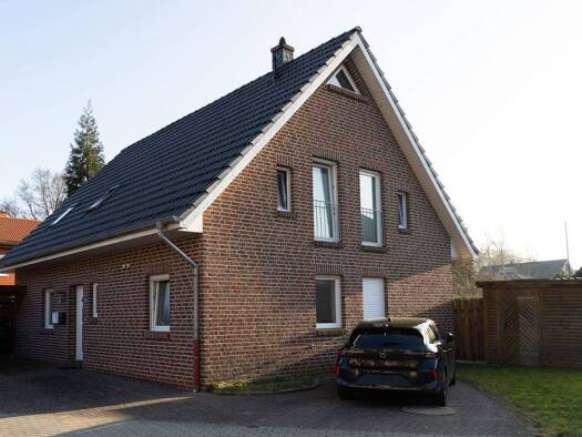 Mehrfamilienhaus zum Kauf provisionsfrei 335.000 € 6 Zimmer 151 m² 427 m² Grundstück Leer 26789