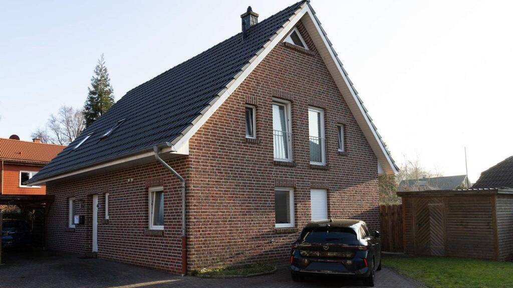 Mehrfamilienhaus zum Kauf provisionsfrei 335.000 € 6 Zimmer 151 m² 427 m² Grundstück Leer 26789