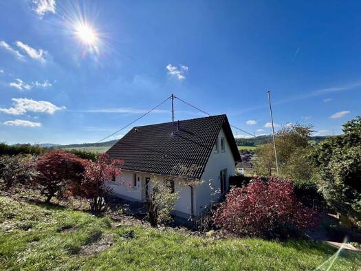 Einfamilienhaus zum Kauf 299.000 € 5 Zimmer 150 m² 943 m² Grundstück frei ab 01.01.2026 Rahrbach Kirchhundem 57399