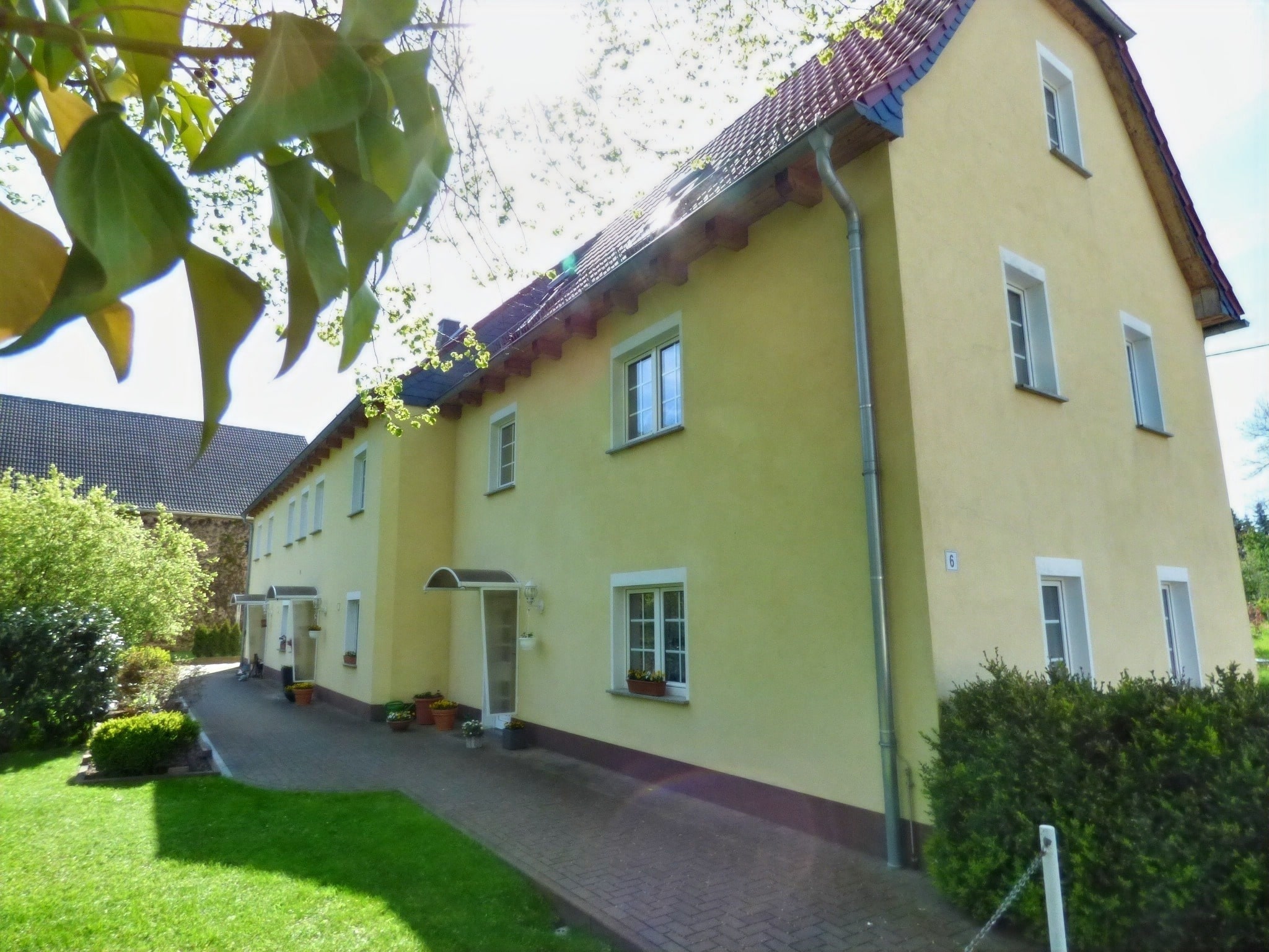 Mehrfamilienhaus zum Kauf als Kapitalanlage geeignet 360.000 € 12 Zimmer 372 m²<br/>Wohnfläche 1.200 m²<br/>Grundstück Mehltheuer Hirschstein 01594