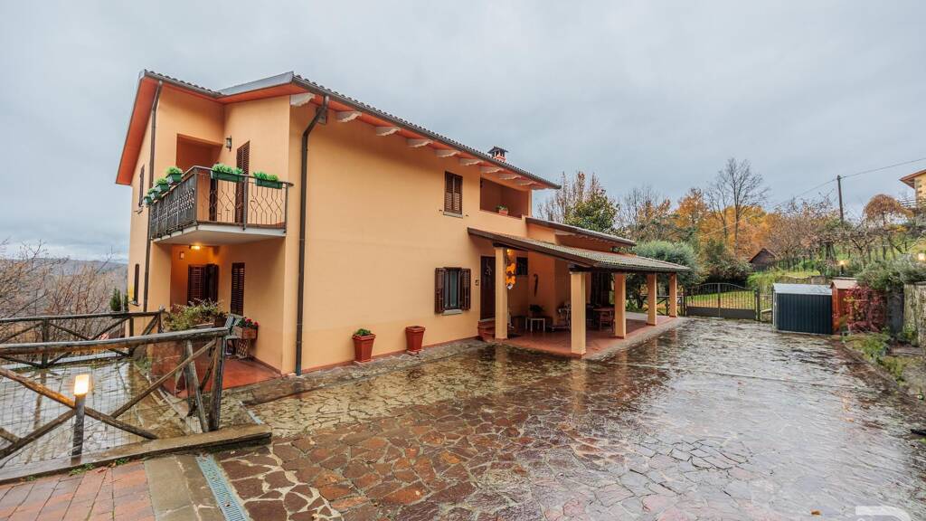 Haus zum Kauf 450.000 € 4 Zimmer 400 m² 1.800 m² Grundstück frei ab sofort Castel San Niccolò