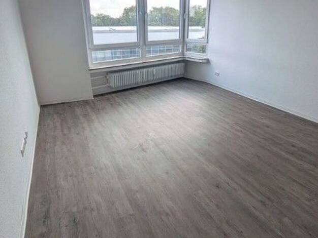 Wohnung zur Miete 904 € 3 Zimmer 77 m² 4. Geschoss frei ab 24.10.2026 Brehmstraße 25 Düsseltal Düsseldorf 40239