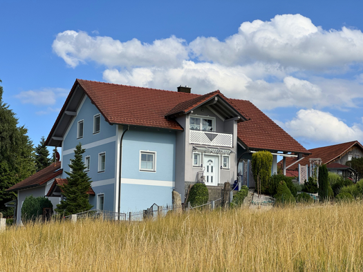 Einfamilienhaus zum Kauf 549.000 € 11 Zimmer 334 m² 1.162 m² Grundstück Forsthart Künzing 94550