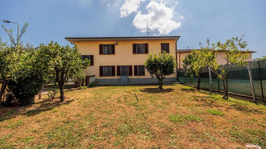 Haus zum Kauf 500.000 € 6 Zimmer 300 m² 11.000 m² Grundstück frei ab sofort Altopascio