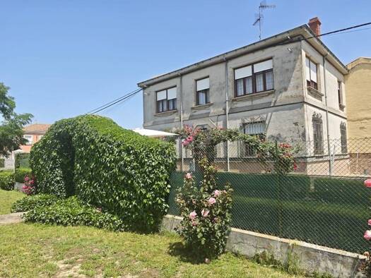 Villa zum Kauf 139.900 € 6 Zimmer 250 m² 136 m² Grundstück Urdiales del Páramo 24248