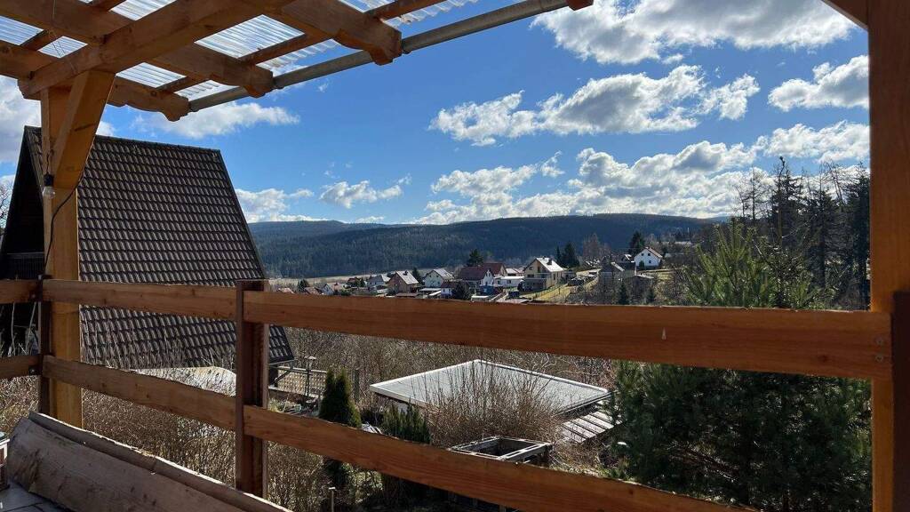 Bungalow zum Kauf 85.000 € 3 Zimmer 35 m² 693 m² Grundstück Högstraße 75 Tambach-Dietharz 99897