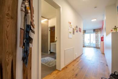 Wohnung zur Miete 900 € 2 Zimmer 68 m² Geschoss 2/2 frei ab sofort Sallern - Gallingkofen Regensburg 93057