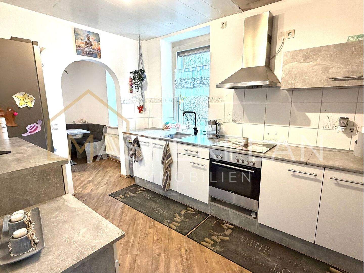 Einfamilienhaus mit zusätzlichem Wohngebäude auf großzügigem Grundstück