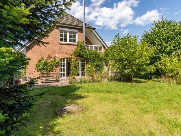 Haus zum Kauf 660.000 € 4 Zimmer 143 m² 724 m² Grundstück Bad Schwartau 23611