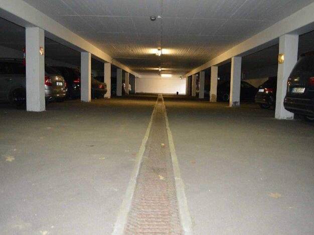 Tiefgaragenstellplatz zum Kauf 10.000 € Burghausen 84489