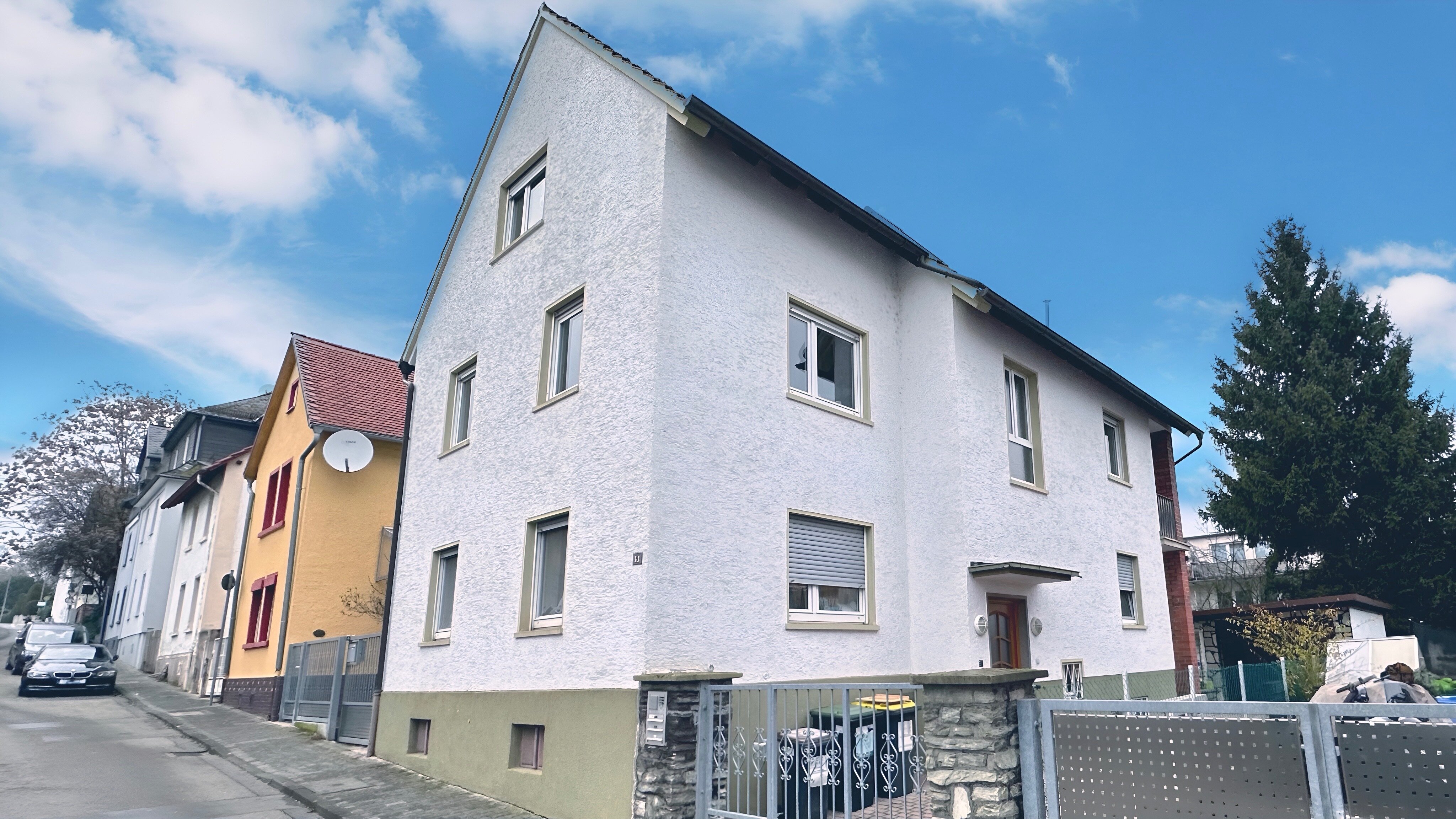 Mehrfamilienhaus zum Kauf als Kapitalanlage geeignet 495.000 € 204 m²<br/>Wohnfläche 239 m²<br/>Grundstück Seckbach Frankfurt am Main 60389